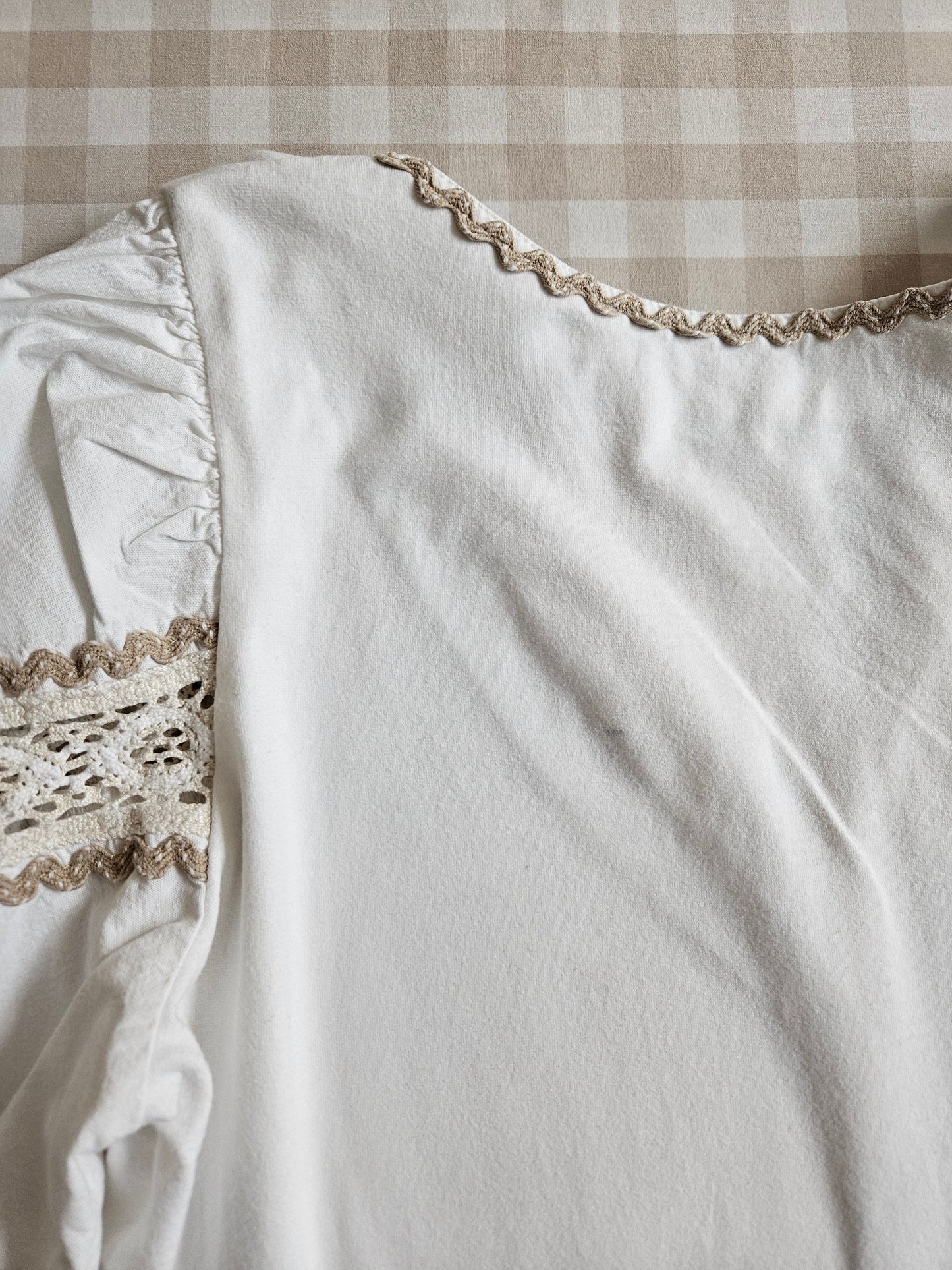 Haut blanc Ă manches bouffantes - S/M