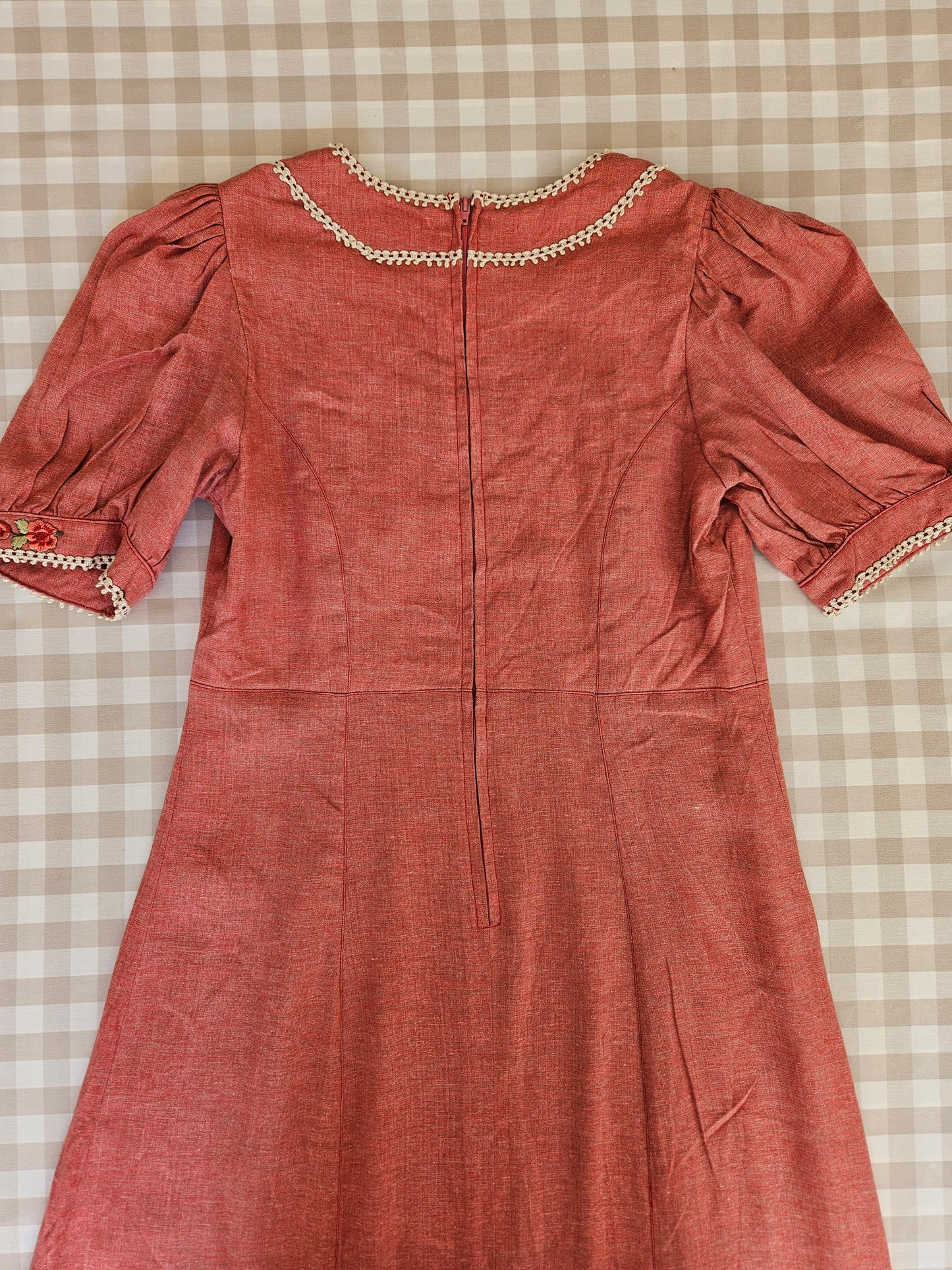 Vintage embroidered linen Regency/Bridgerton style dress - M