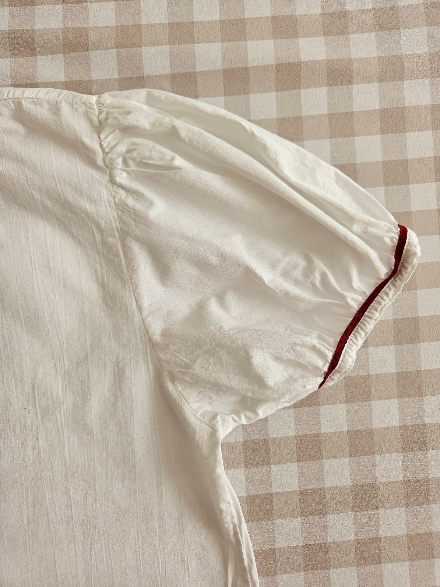 Chemisier brodé fleurs col claudine - M