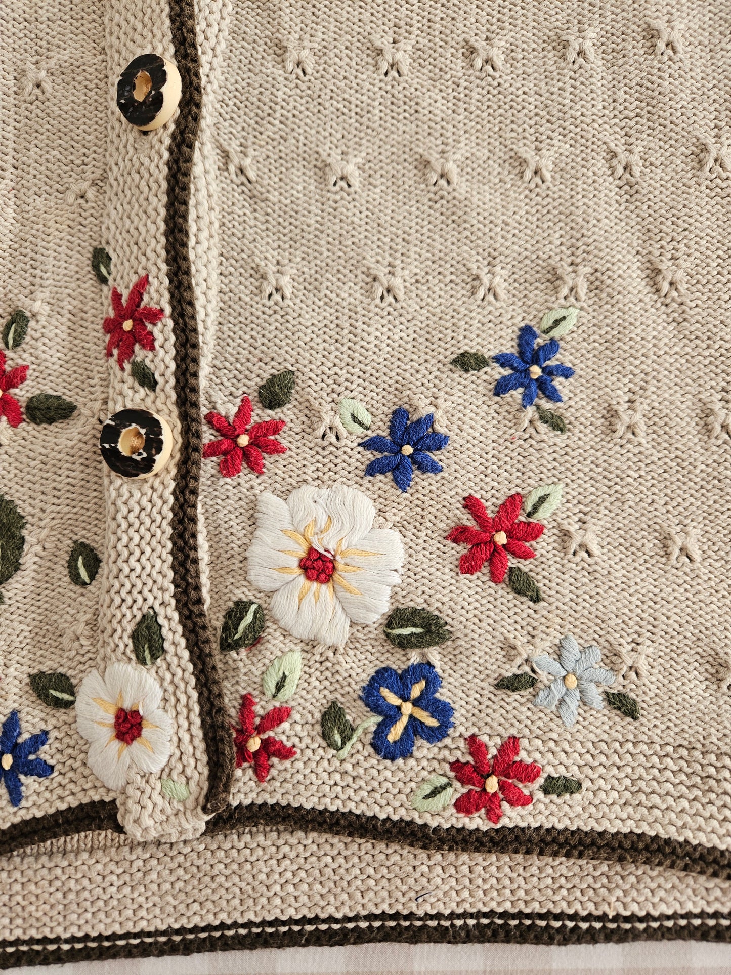 Cardigan brodé fleurs en coton - L