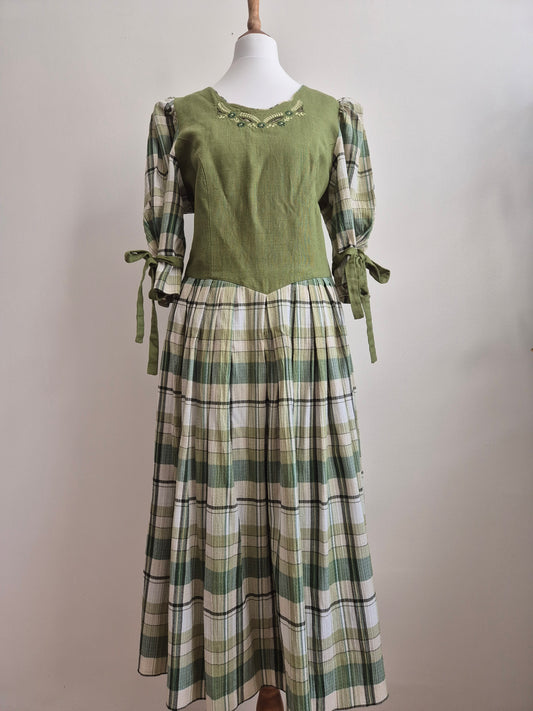 Robe longue brodée en lin vintage cottagecore - XL/XXL