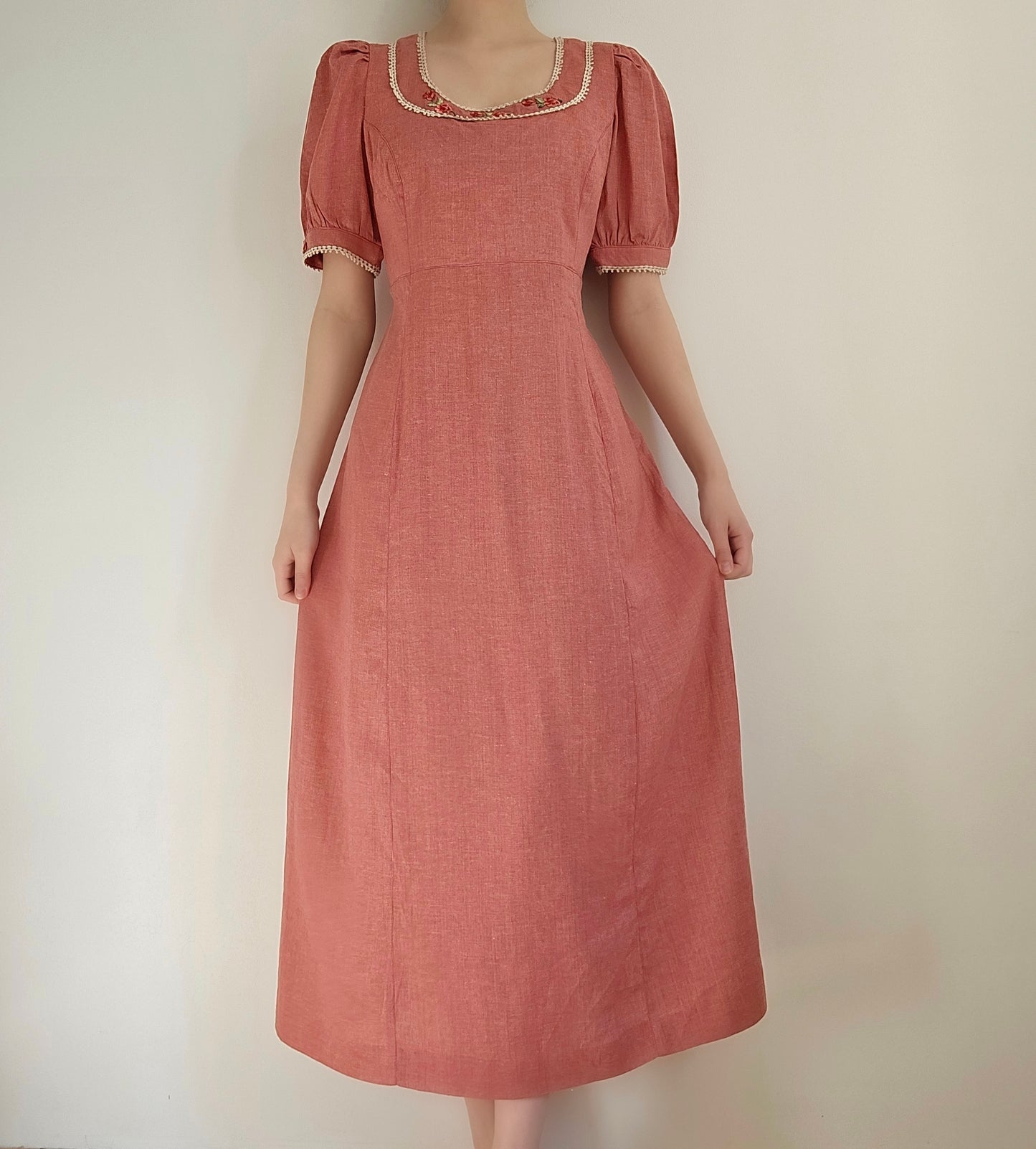 Vintage embroidered linen Regency/Bridgerton style dress - M