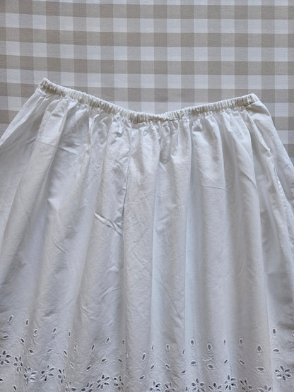 Short cotton petticoat with eyelet embroidery - S