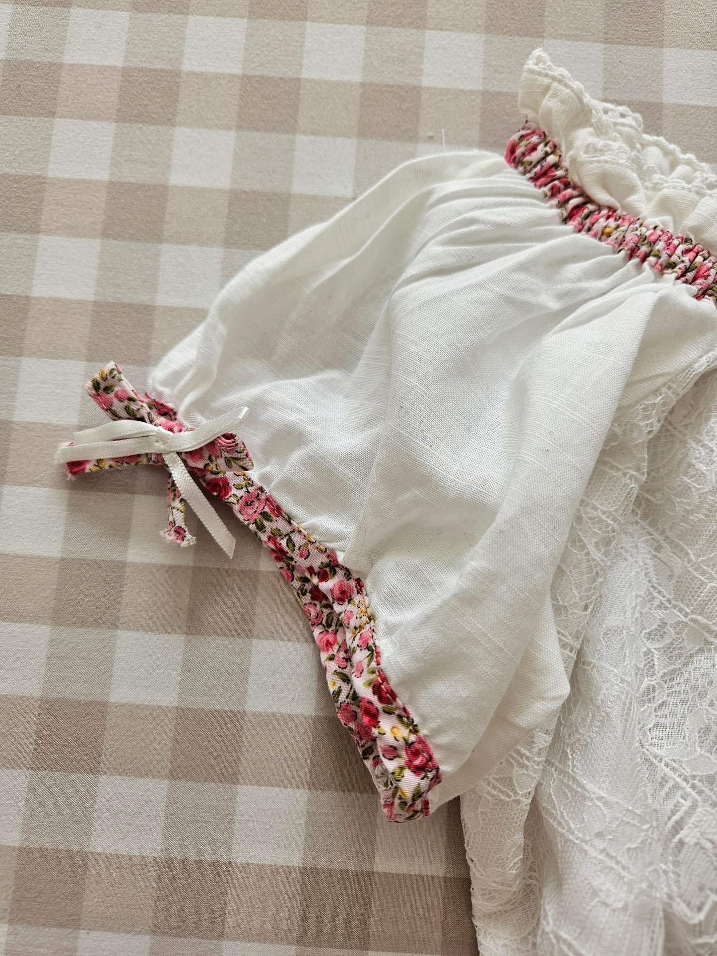 White/pink floral cottagecore top - XS