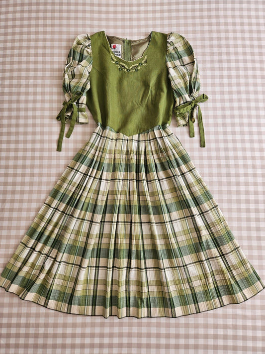 Robe longue brodée en lin vintage cottagecore - XL/XXL